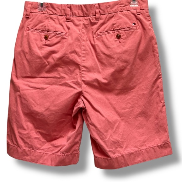 Men's Tommy Hilfiger Classic Fit Flat Front‎ Shorts in Brick Red Wash - Picture 2 of 4